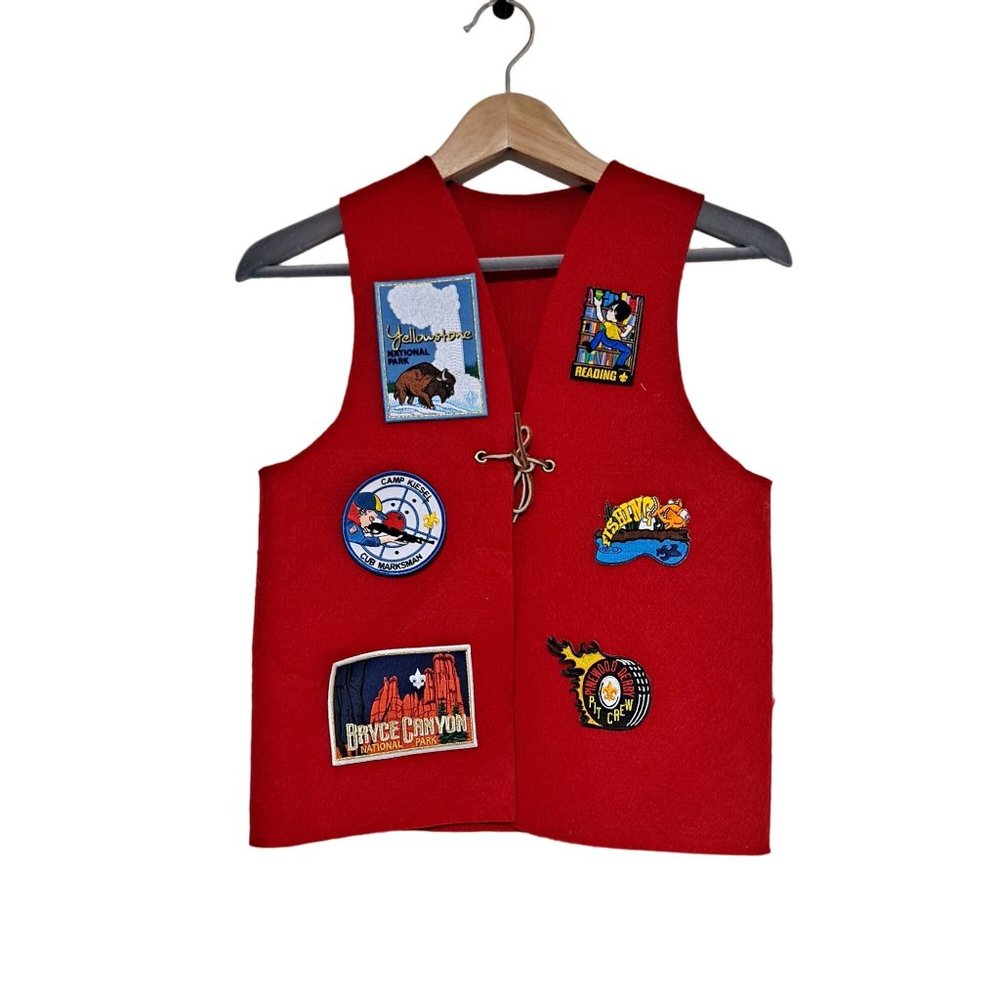 Vintage Boy Scout Vest Size Youth Medium Red Felt Leather Tie 11 Patches